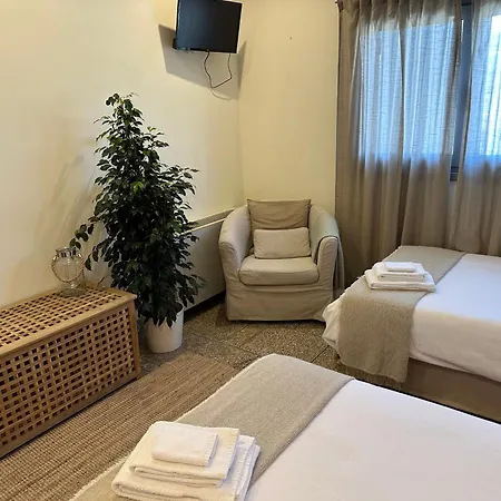 Δωμάτια σε οικογενειακή κατοικία Casa De *