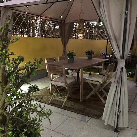 Casa De *